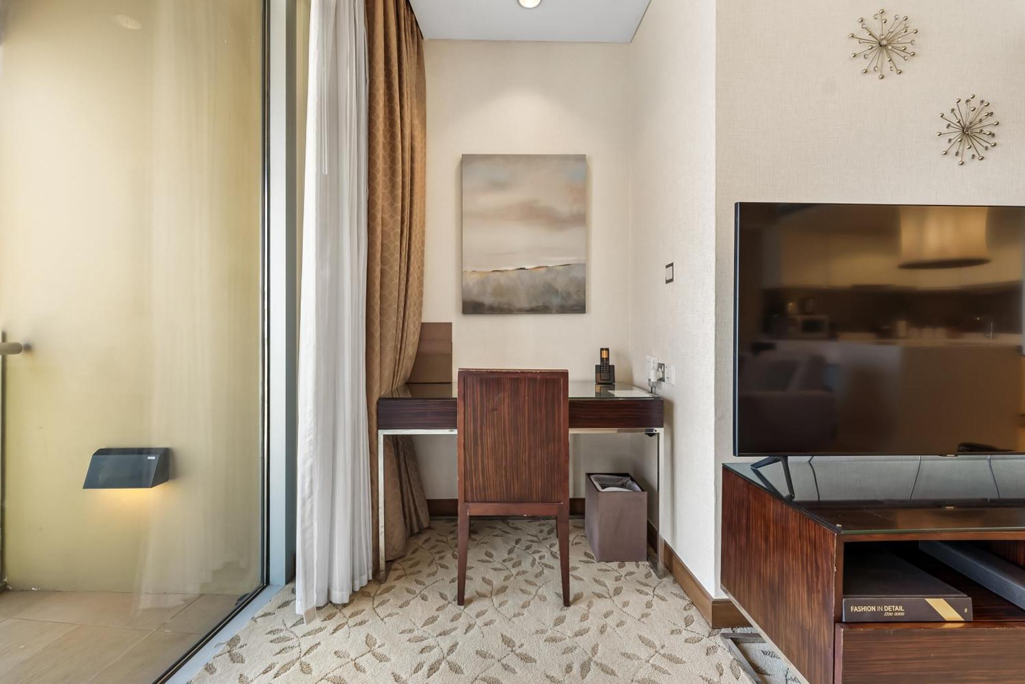 Magnificent - 1 Bedroom In The Address Residences Mall Apartment