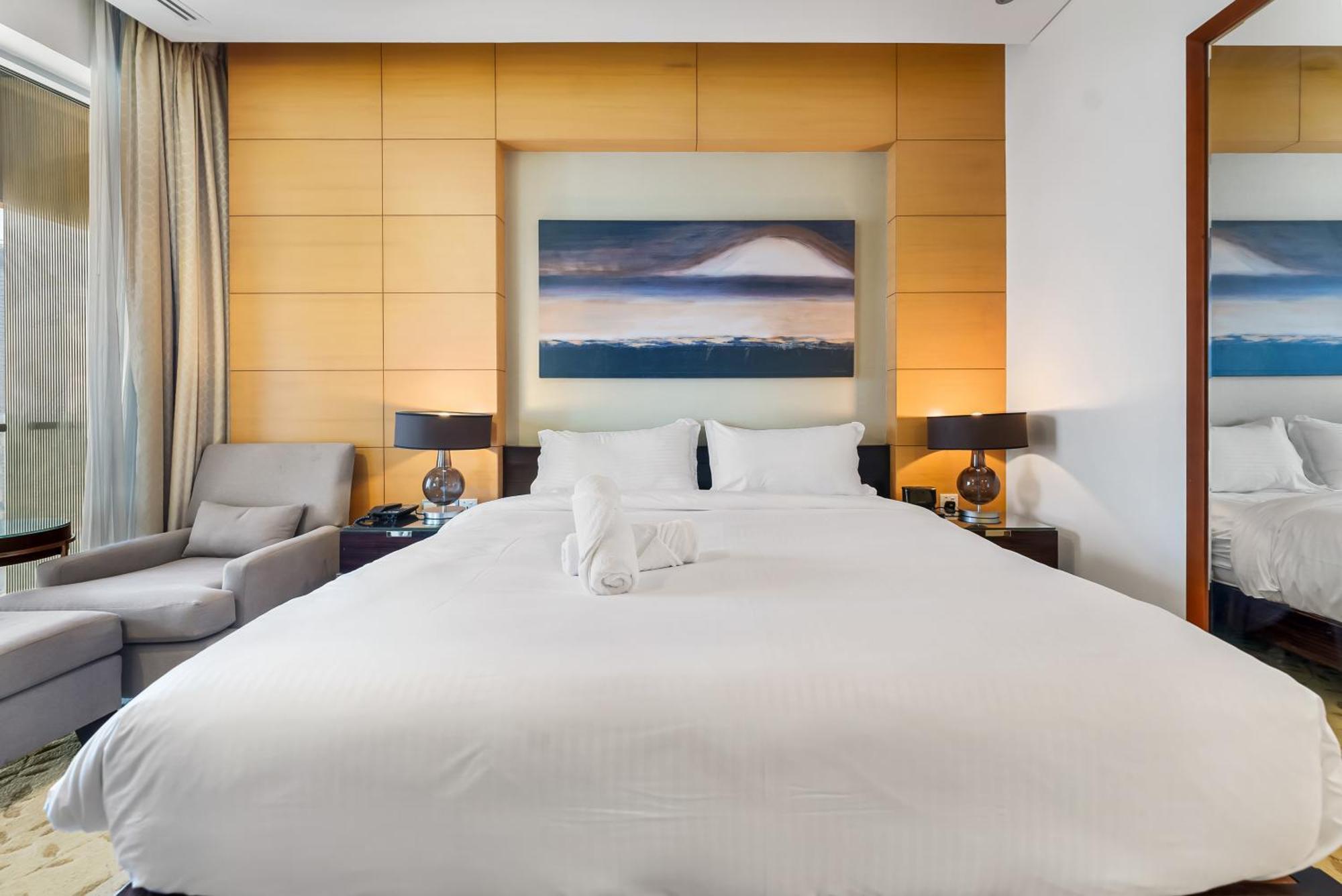 Magnificent - 1 Bedroom In The Address Residences Mall * Dubai